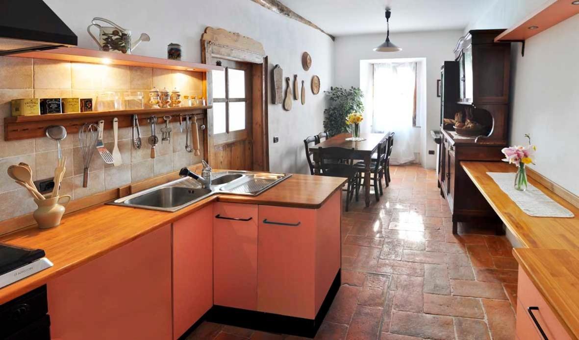 B&B Aquarelle Faggeto Lario Eksteriør bilde